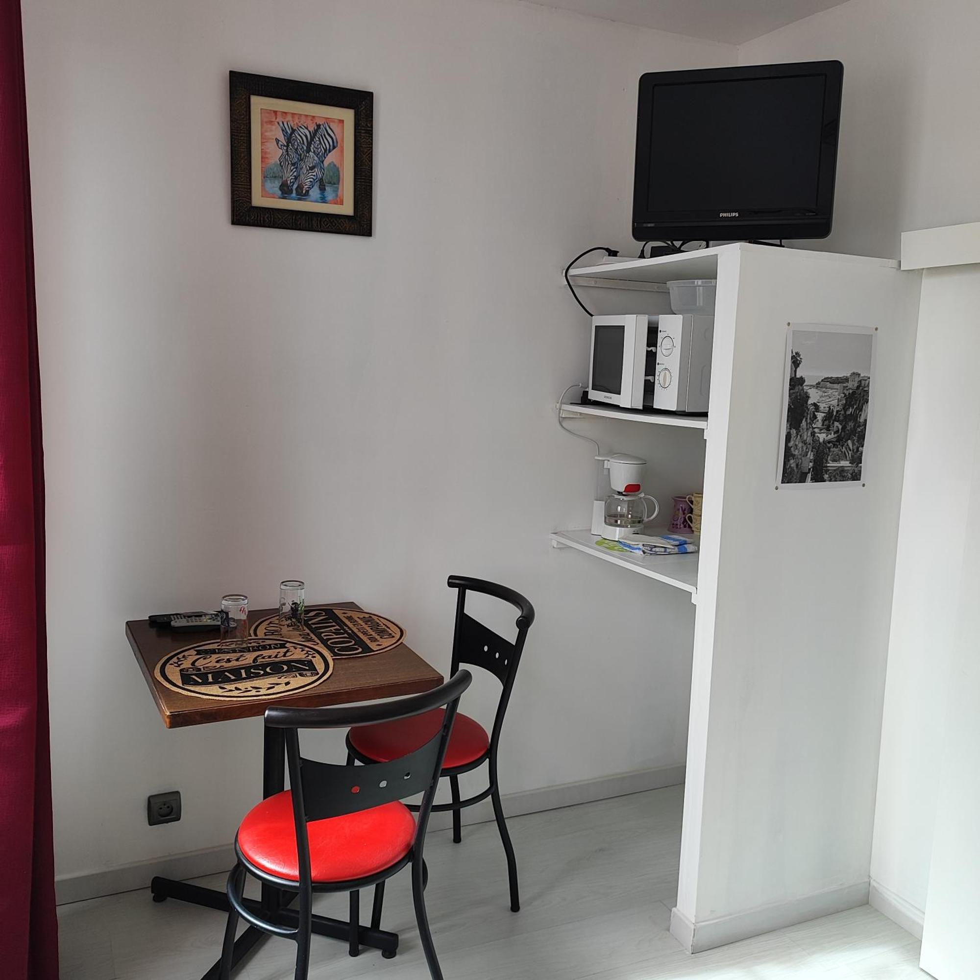 Gite Pour 6 Ou Chambre Pour 2 A Formigny 외부 사진