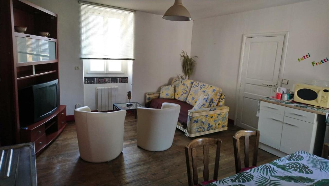 Gite Pour 6 Ou Chambre Pour 2 A Formigny 외부 사진